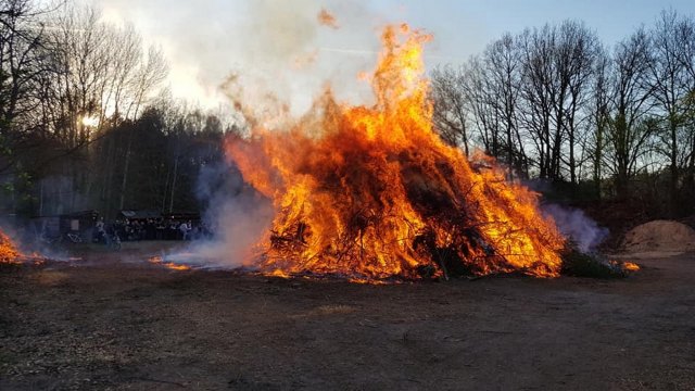 2019-04-20 MCE Osterfeuer Karwitz - 57340986 2335372029817250 6875500199964311552 n