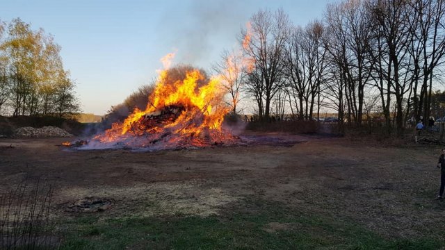 2019-04-20 MCE Osterfeuer Karwitz - 57486480 2335371879817265 4312666087427670016 n
