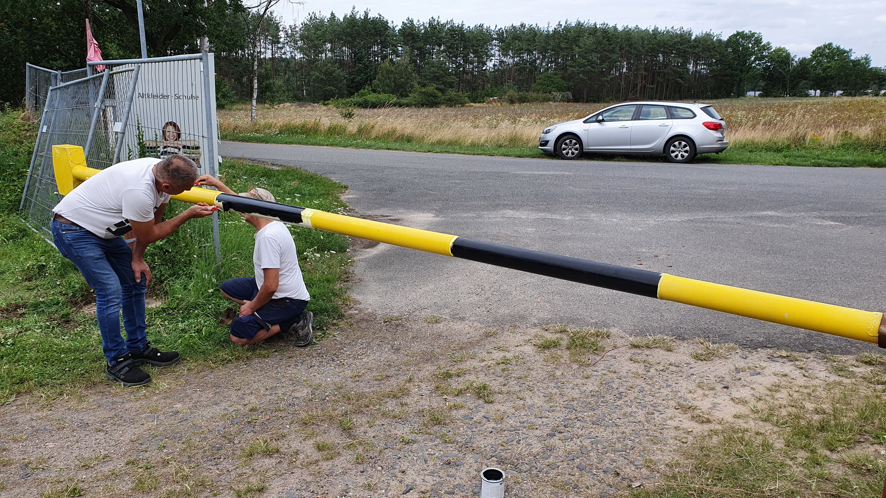 Vorschaubild für 2021-07-21 MCE AE Clubhaus Schranke